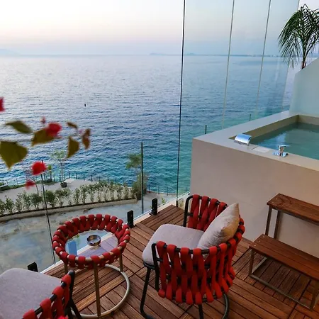 Ξενοδοχείο Miramare 4*
