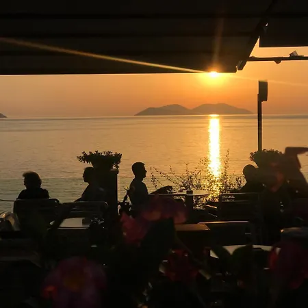 Miramare Szálloda 4*