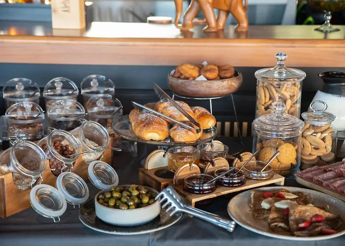 Ξενοδοχείο Miramare 4*